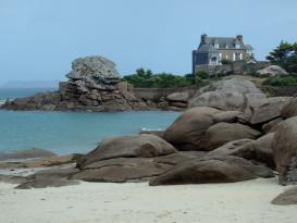 Trégastel, pobřeží růžové žuly